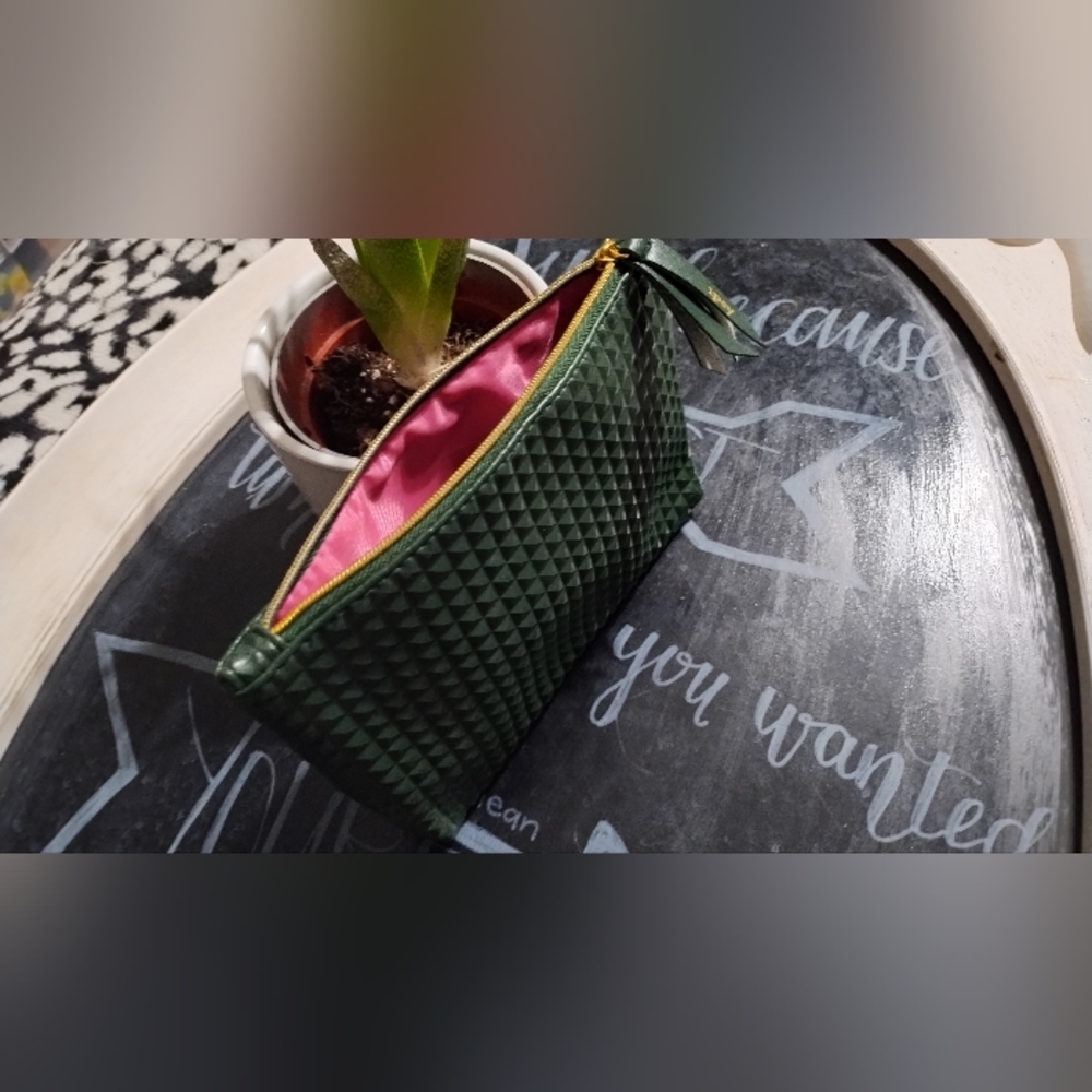 ❤️FREE WITH PURCHASE❤️Cosmetics Bag
